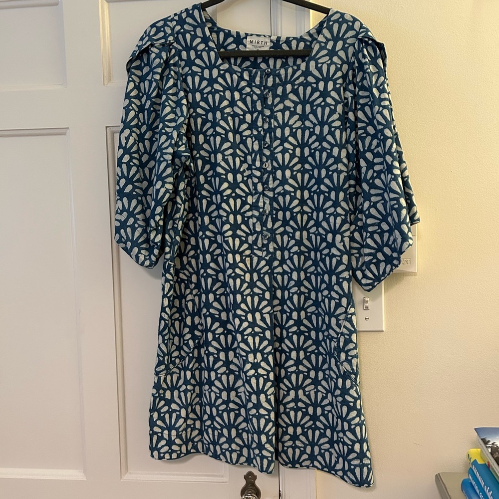 Mirth Manila dress size medium
